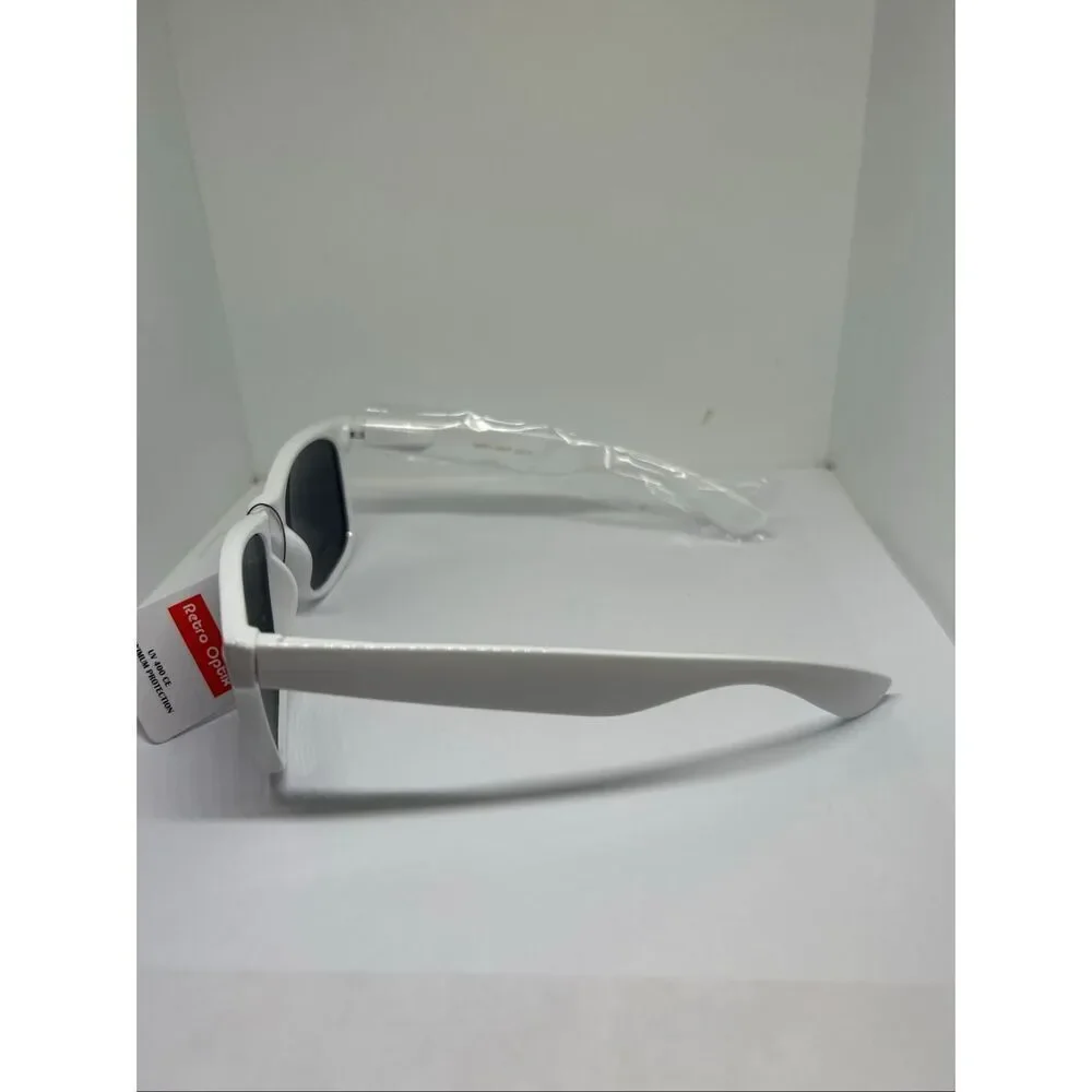 Retro Optix White Flex Fit Sunglasses UV400 Smoke Lens Lightweight